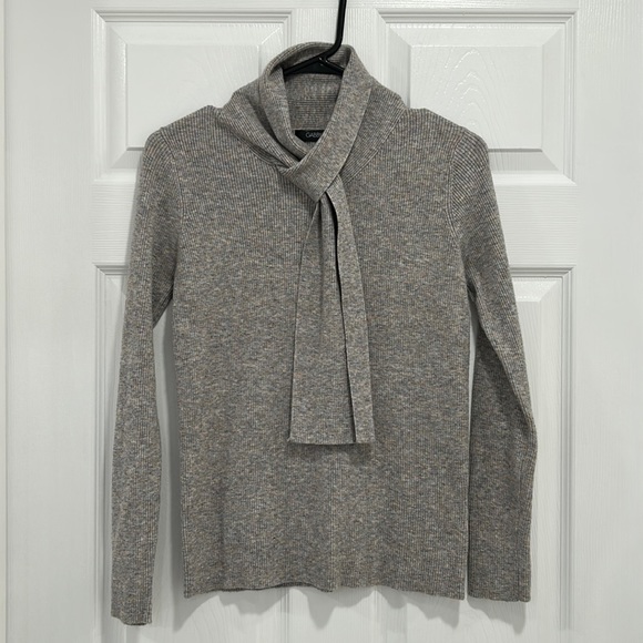 Gabby Isabella Lightweight Sweater - Picture 2 of 6